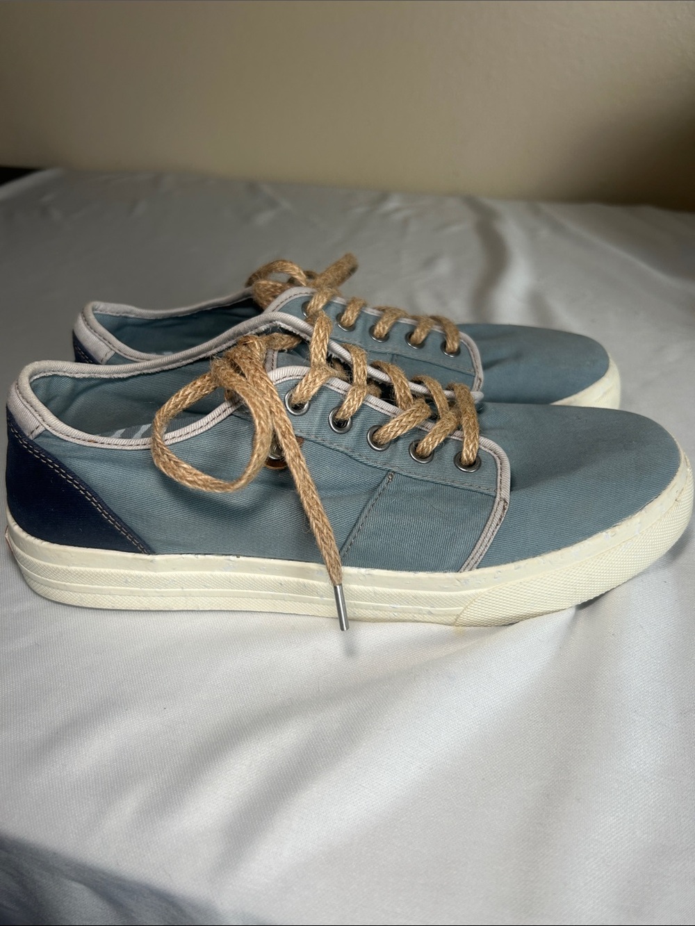 TAOS Super Soul Textile Canvas Low Top Lace Up Lake Blue Sneakers Size 9